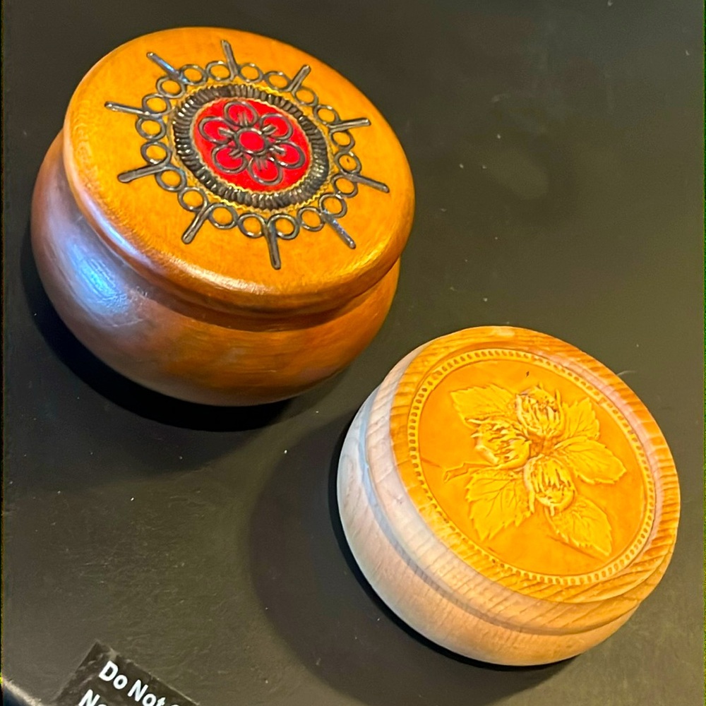 2 Round handmade wooden trinket boxes Russia birch bark & Polish Linden wood